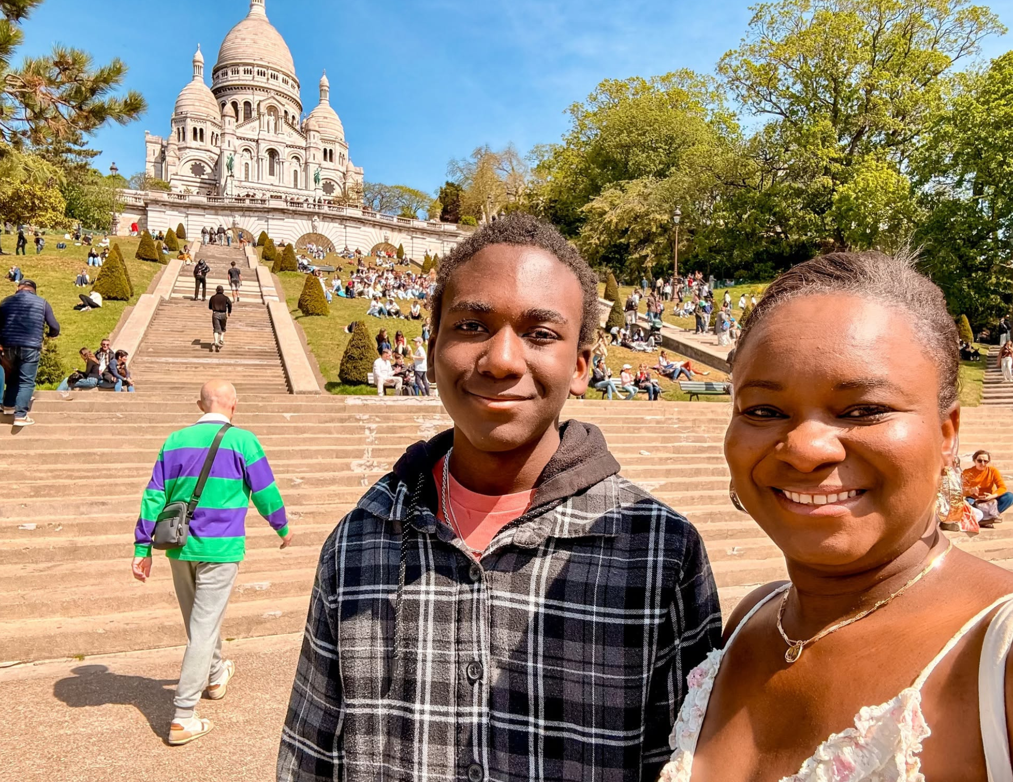 Paris Travel Guide (11).png